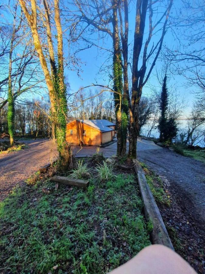 Stunning Log Cabin On The Lake Villa Portroe Exterior photo